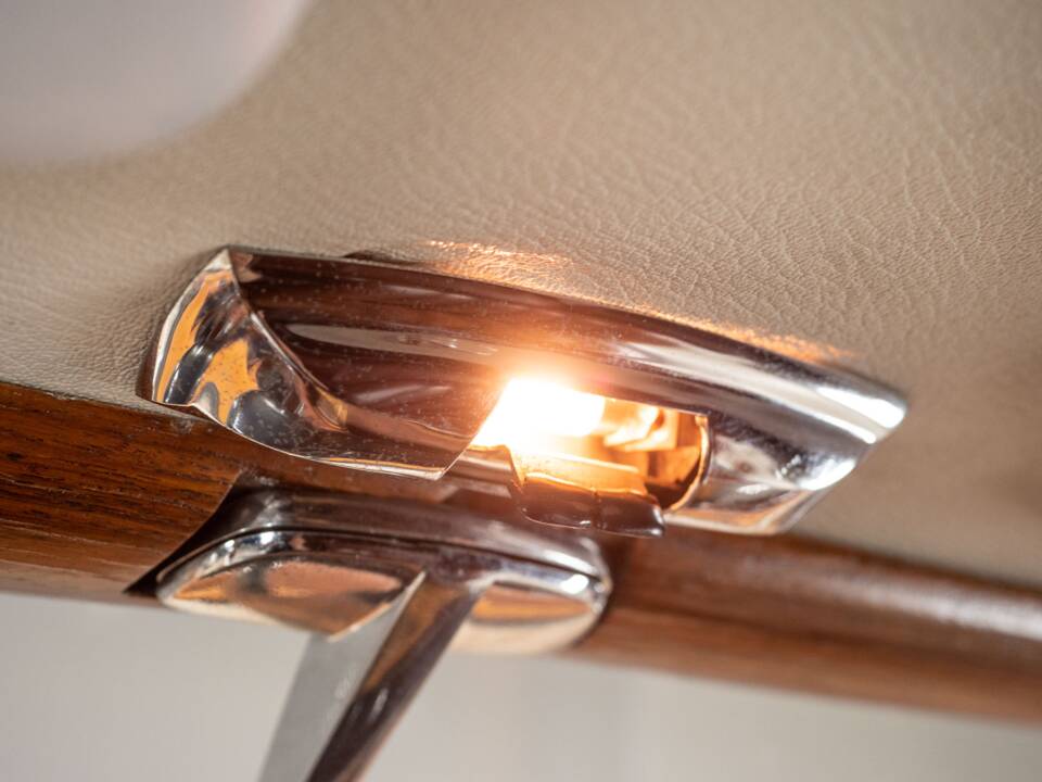 Image 10/54 of Mercedes-Benz 220 SE b (1963)