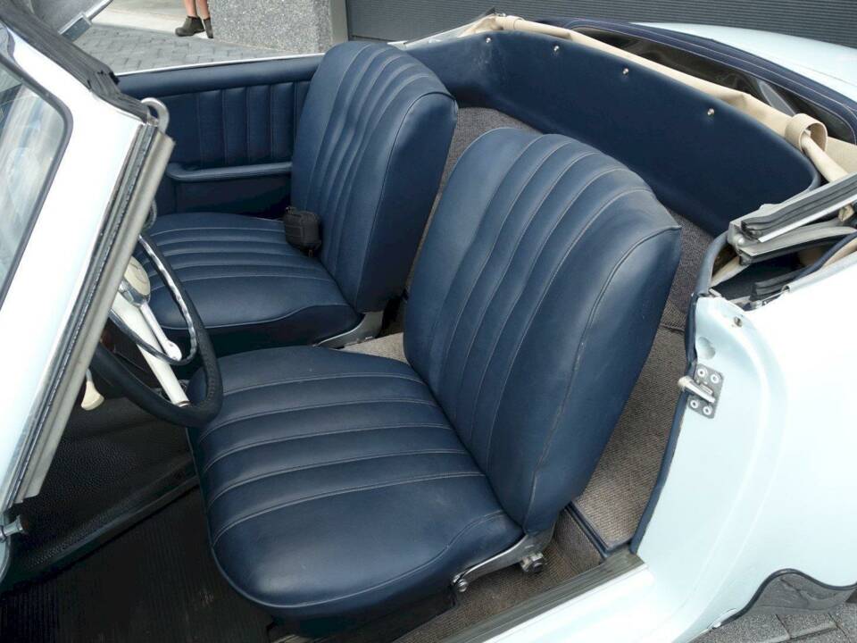 Image 27/43 of Mercedes-Benz 190 SL (1957)