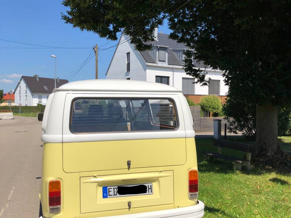 Image 4/7 de Volkswagen T2b minibus (1977)