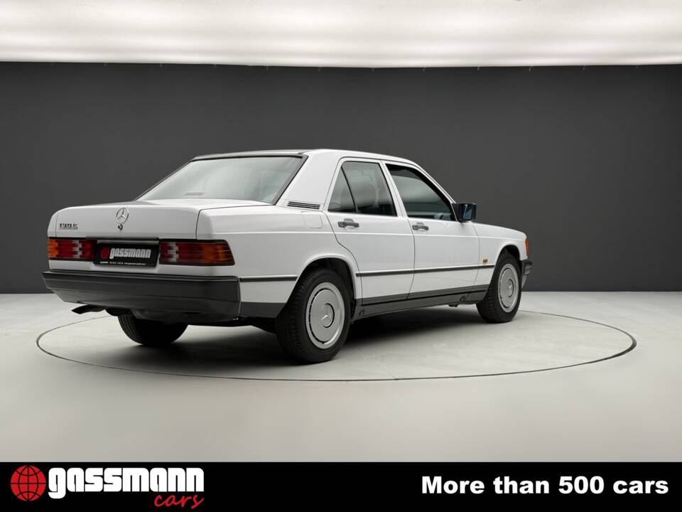 Imagen 8/15 de Mercedes-Benz 190 (1987)