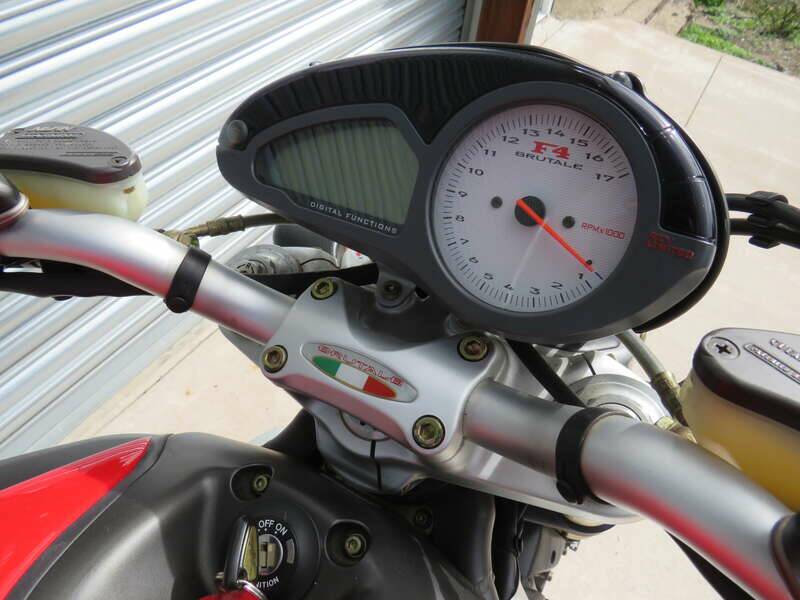 Bild 13/43 von MV Agusta Brutale 750 S (2006)