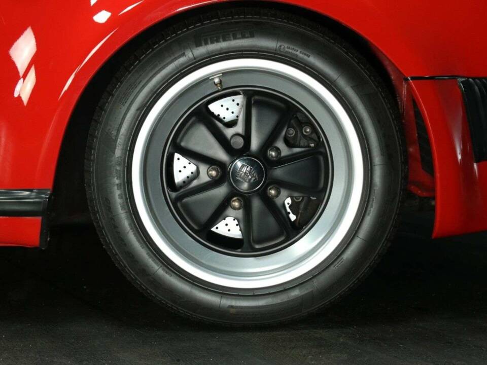 Bild 29/30 von Porsche 911 Speedster 3.2 (1989)