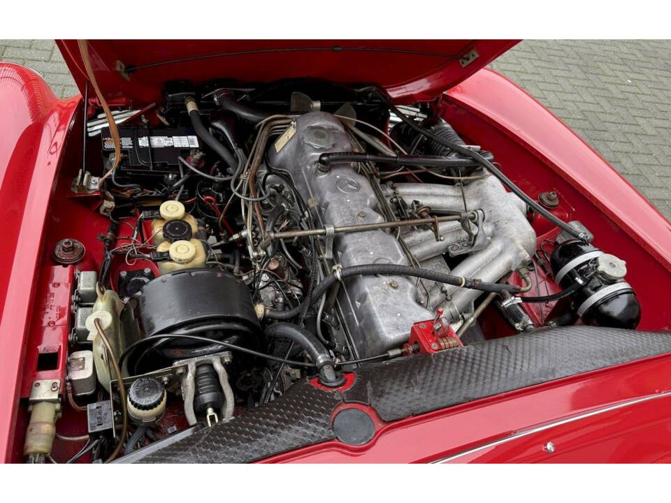 Image 23/36 de Mercedes-Benz 280 SL (1968)