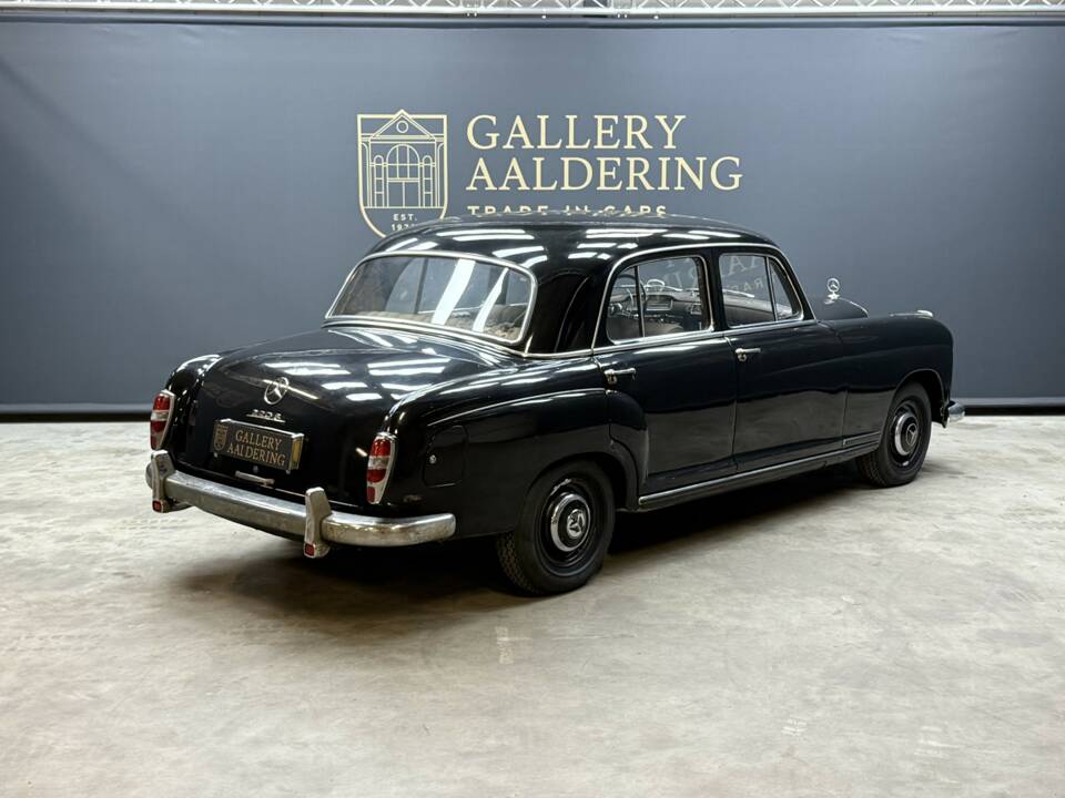 Image 2/50 of Mercedes-Benz 220 S (1955)