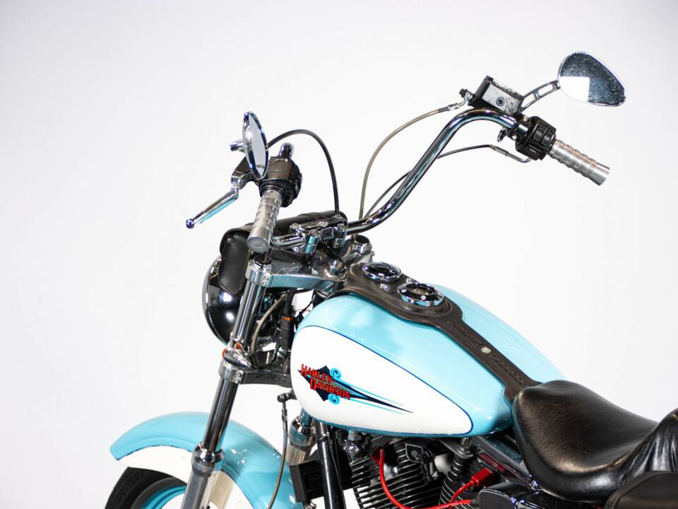 Bild 36/50 von Harley-Davidson Dyna Glide Custom (1994)