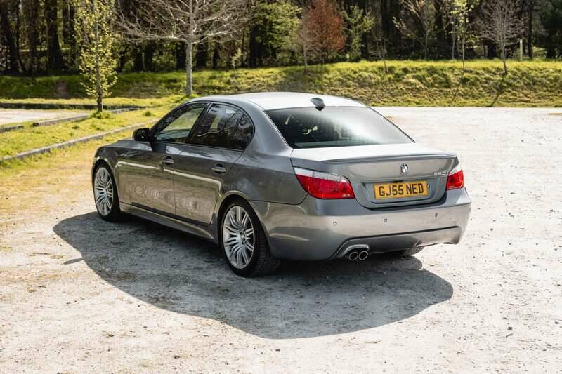 Bild 14/50 von BMW 550i (2006)