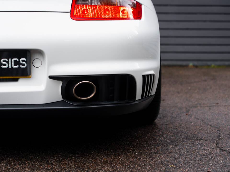 Bild 11/52 von Porsche 911 GT2 (2008)