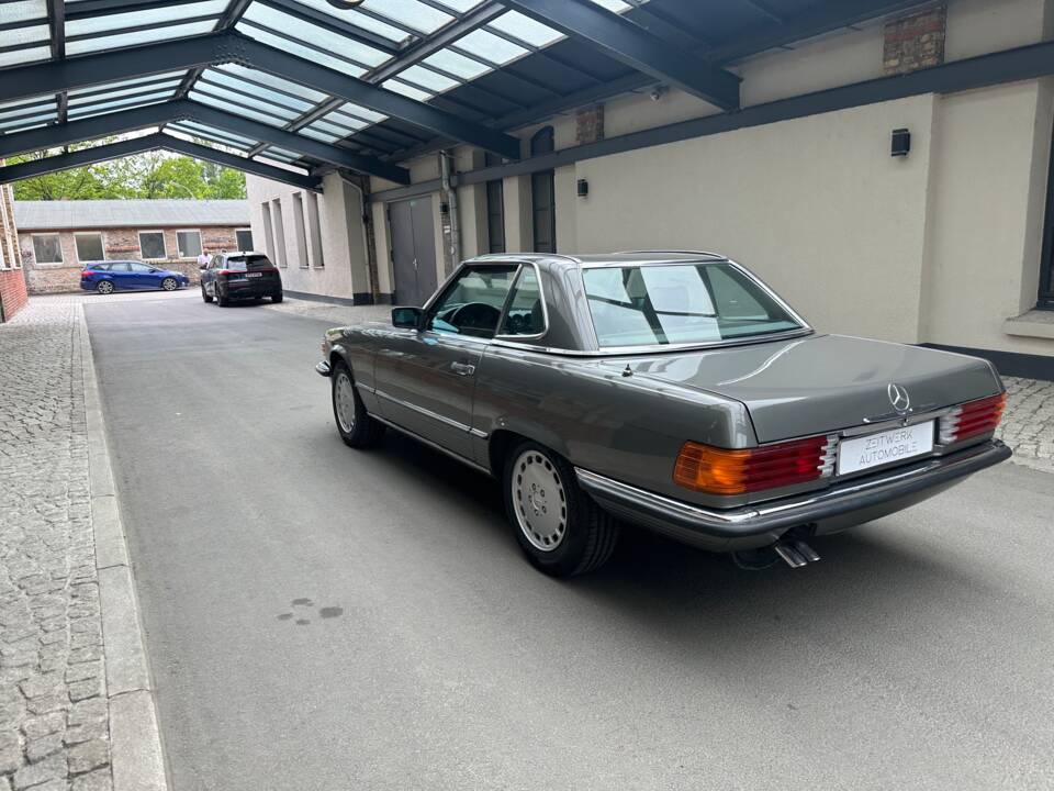 Afbeelding 9/40 van Mercedes-Benz 420 SL (1986)