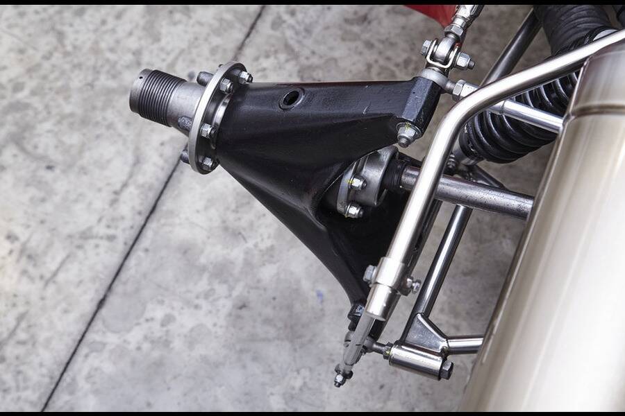 Image 31/39 of Lola T280 (1972)