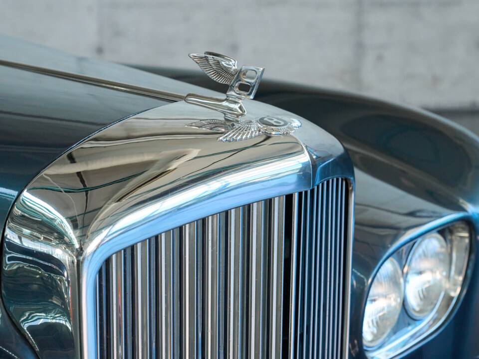 Image 24/50 of Bentley S 3 (1964)