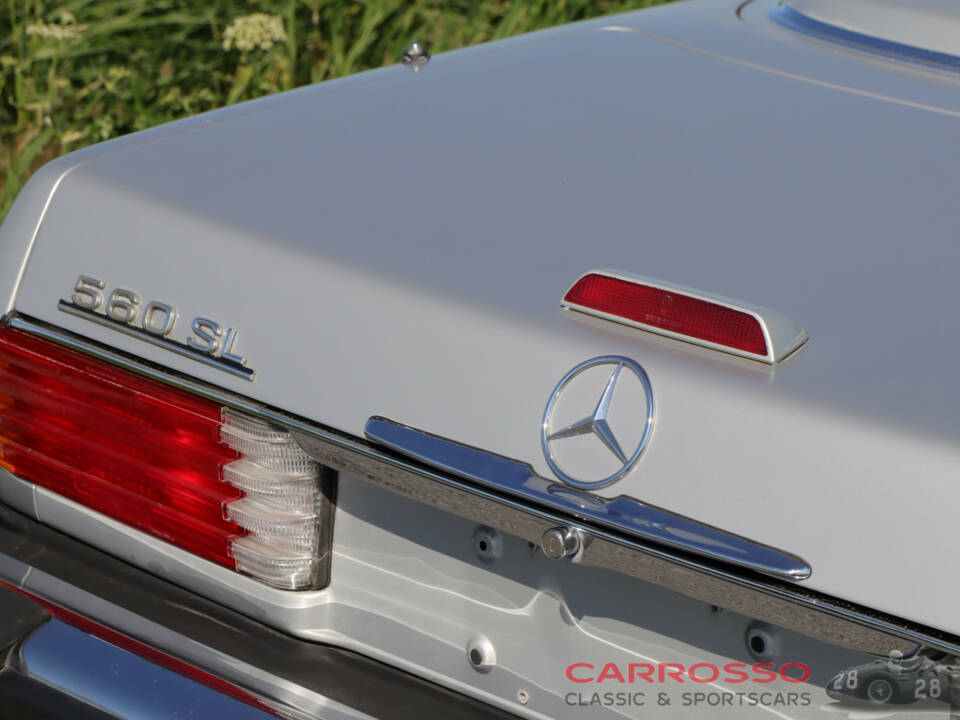 Image 36/50 of Mercedes-Benz 560 SL (1988)