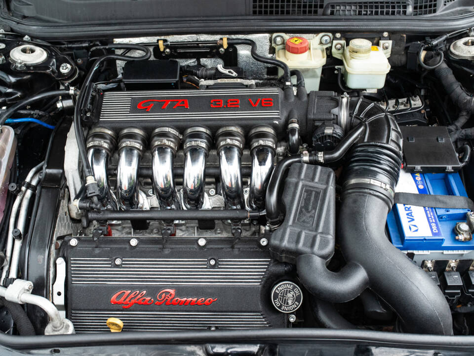 Image 35/36 of Alfa Romeo 147 3.2 GTA (2003)
