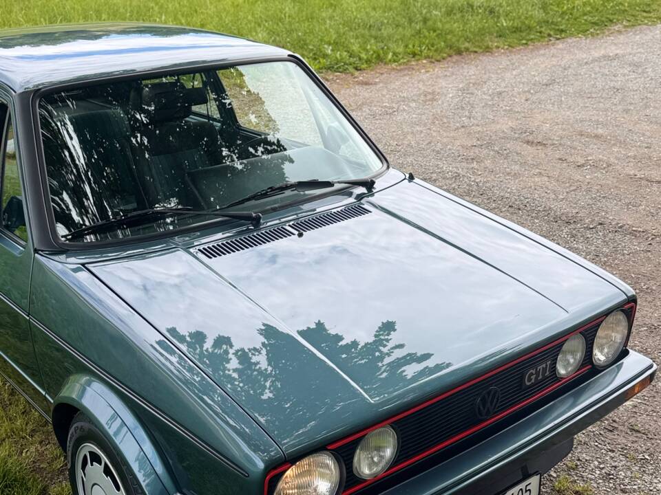 Afbeelding 16/18 van Volkswagen Golf Mk I GTI Pirelli 1.8 (1983)