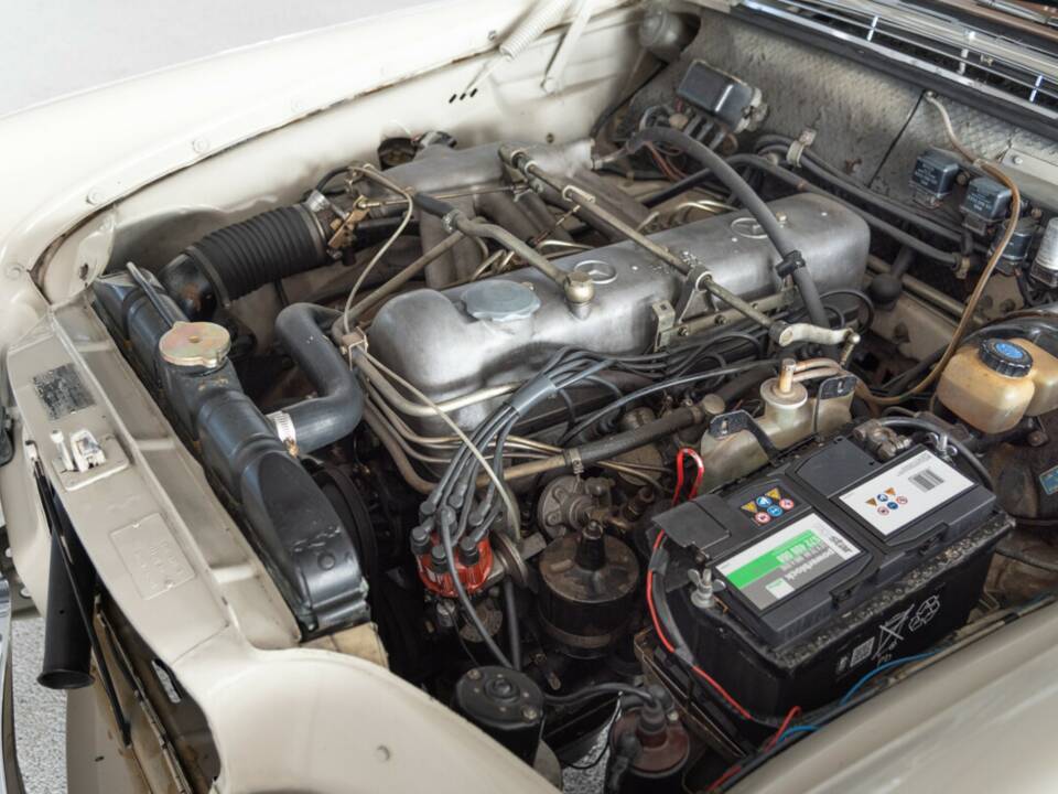 Bild 42/44 von Mercedes-Benz 220 SE b (1964)