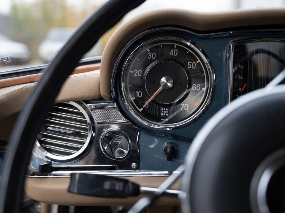 Immagine 61/93 di Mercedes-Benz 230 SL (1965)