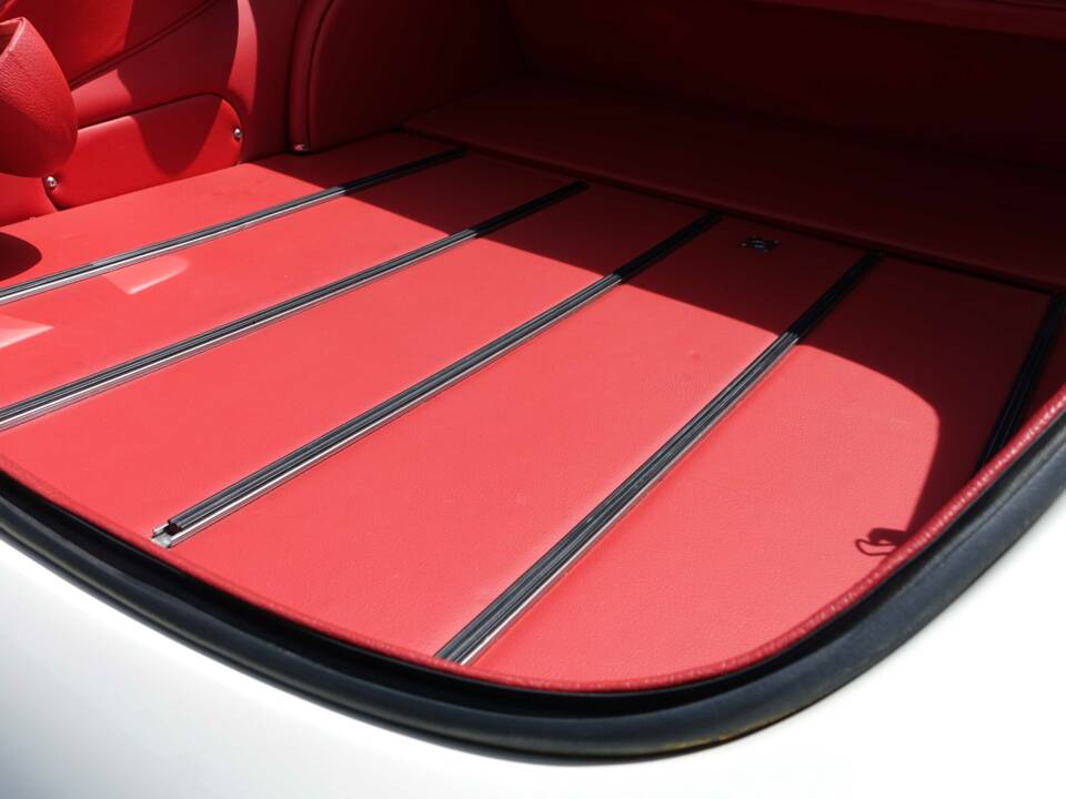 Image 29/39 de Jaguar XK-E (2+2) (1970)
