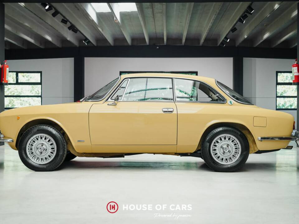 Bild 10/25 von Alfa Romeo 2000 GTV (1972)