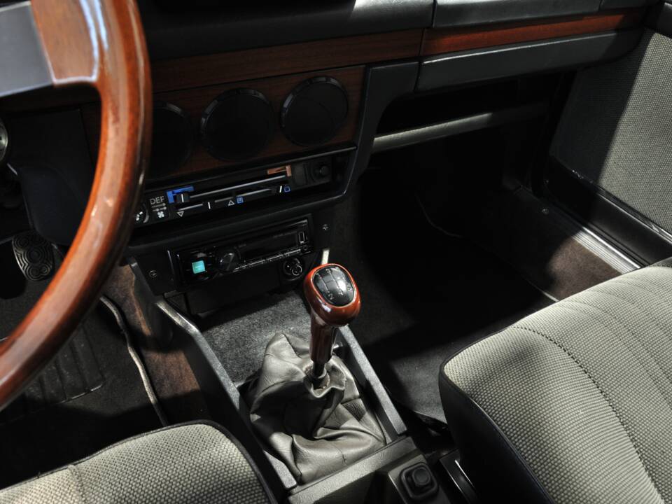 Image 24/49 of Alfa Romeo Alfetta 2.0 (1983)