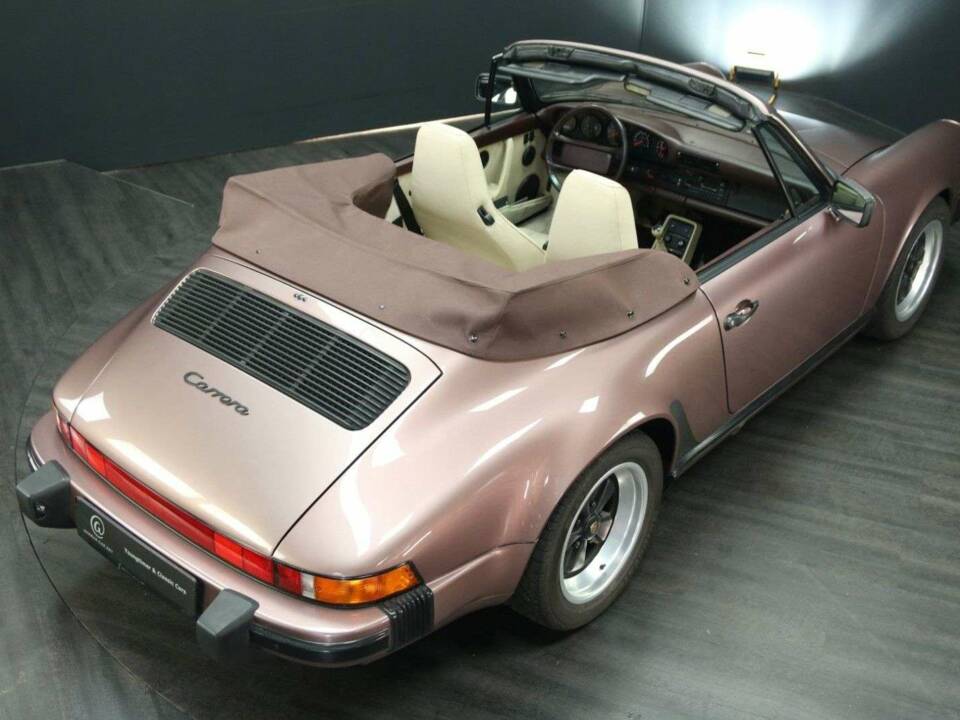 Immagine 6/30 di Porsche 911 Carrera 3.2 (1988)