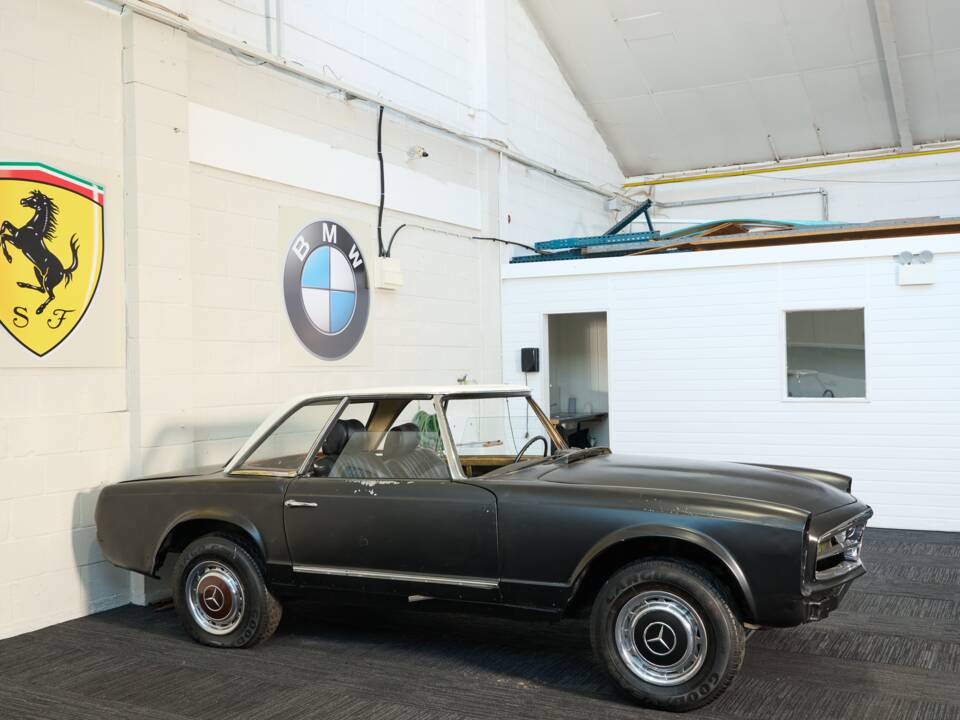 Image 11/47 de Mercedes-Benz 250 SL (1967)