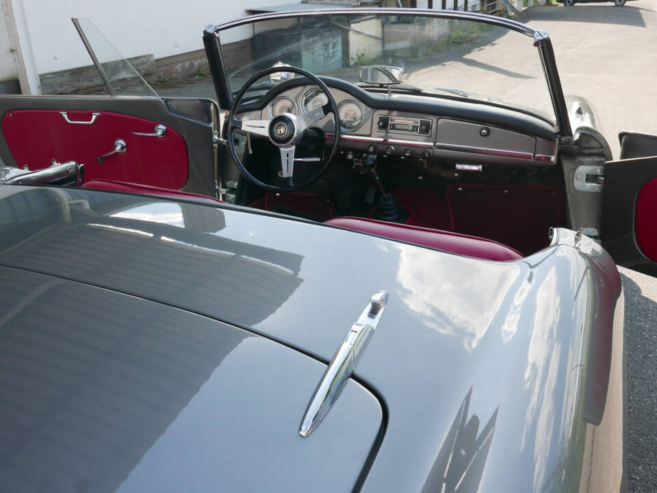 Imagen 65/68 de Alfa Romeo Giulia 1600 Spider (1964)