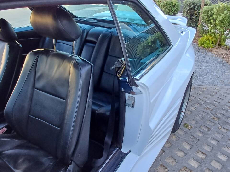 Image 12/65 of Mercedes-Benz 380 SEC (1985)