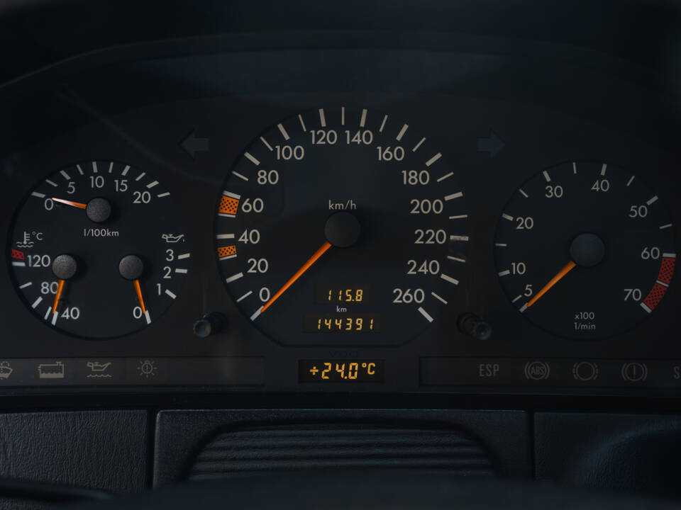 Immagine 10/27 di Mercedes-Benz CL 420 (1996)