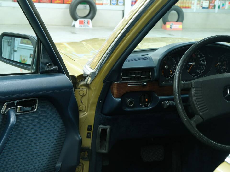 Image 23/76 of Mercedes-Benz 350 SEL (1977)