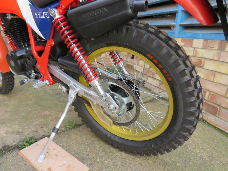 Bild 34/38 von Honda DUMMY (1983)