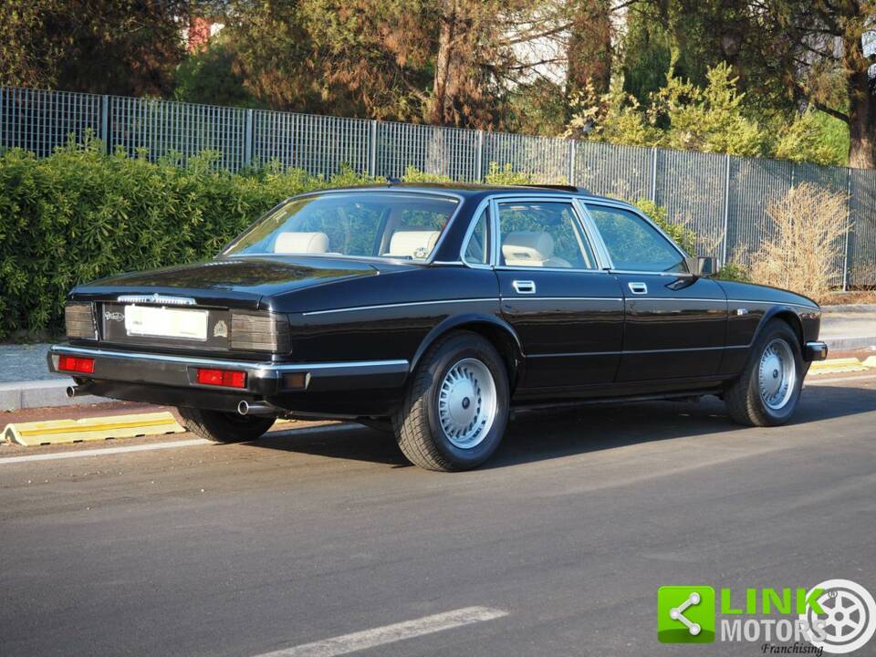 Bild 2/50 von Jaguar Sovereign 3.6 (1988)