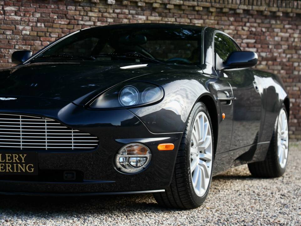 Image 24/50 of Aston Martin V12 Vanquish (2003)