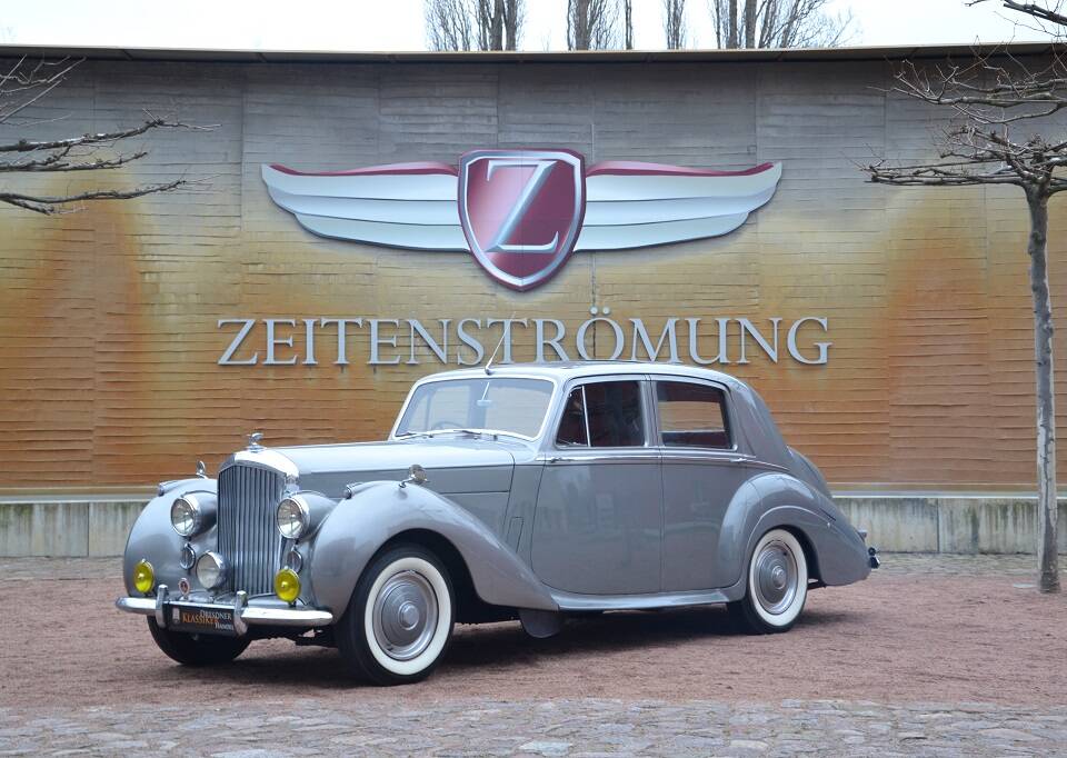 Image 1/23 of Bentley R-Type (1953)