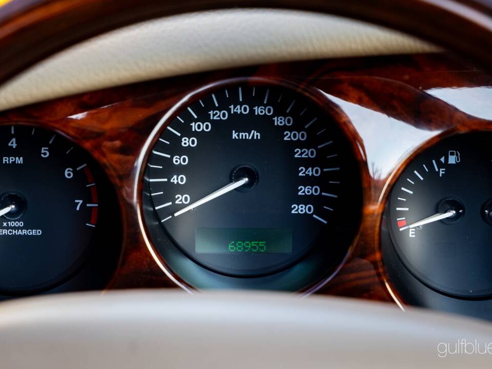 Image 60/70 of Jaguar XKR (2004)