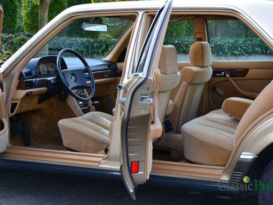 Bild 10/50 von Mercedes-Benz 280 S (1983)