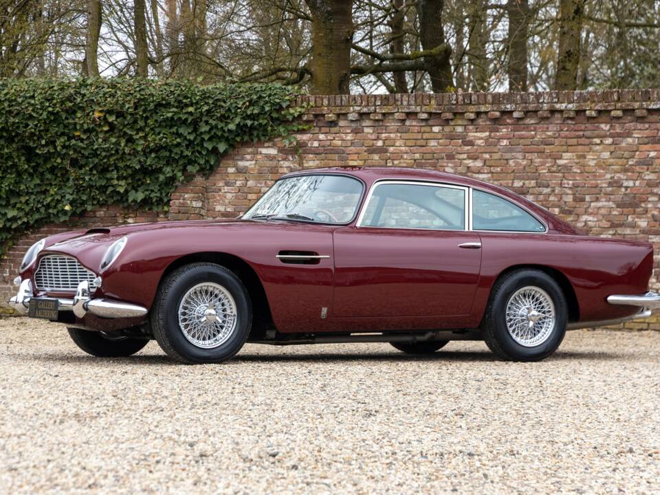 Image 26/50 de Aston Martin DB 5 Vantage (1965)
