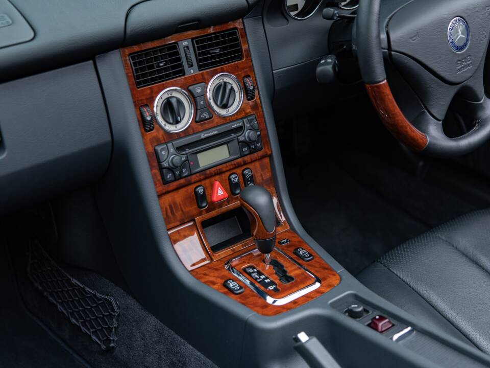Image 26/47 of Mercedes-Benz SLK 230 Kompressor (2000)