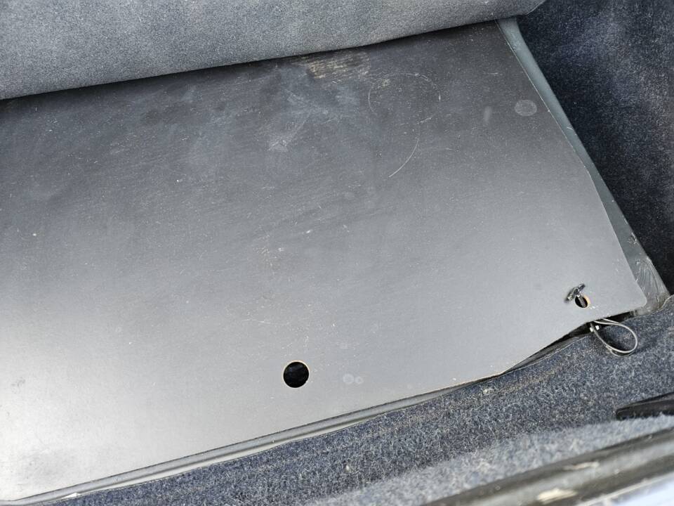 Image 30/100 of Mercedes-Benz 500 SEL (1983)