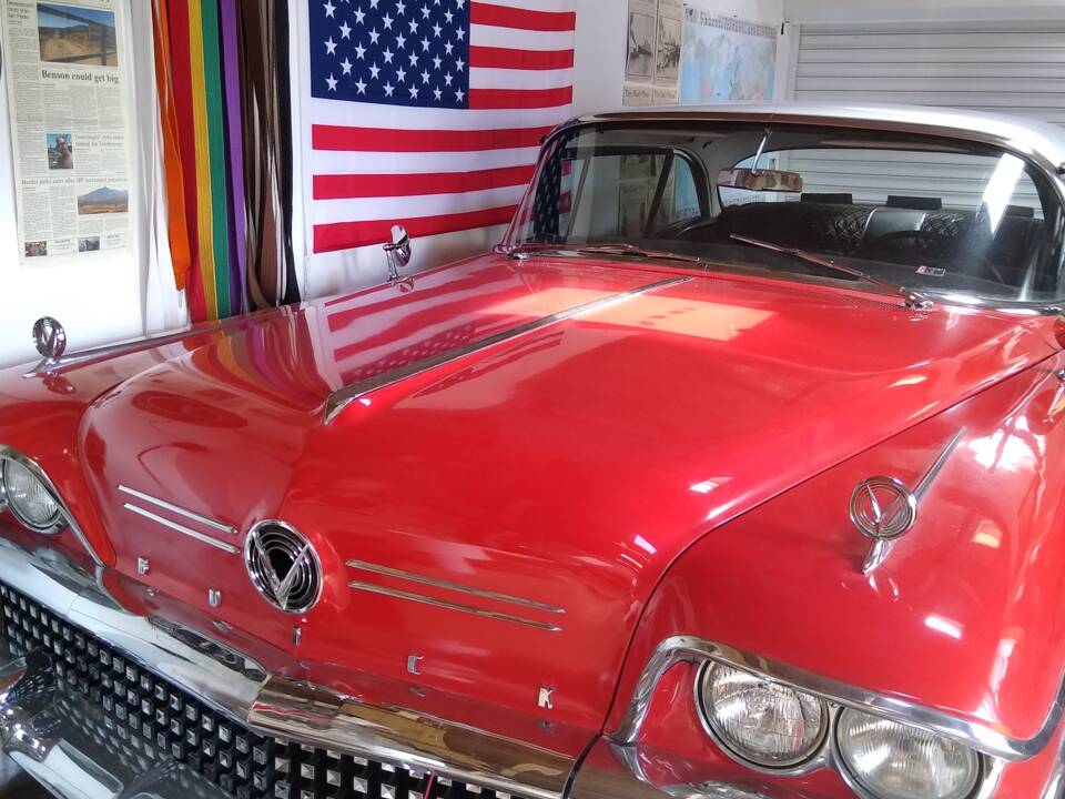 Afbeelding 46/52 van Buick Special Riviera Coupé (1958)