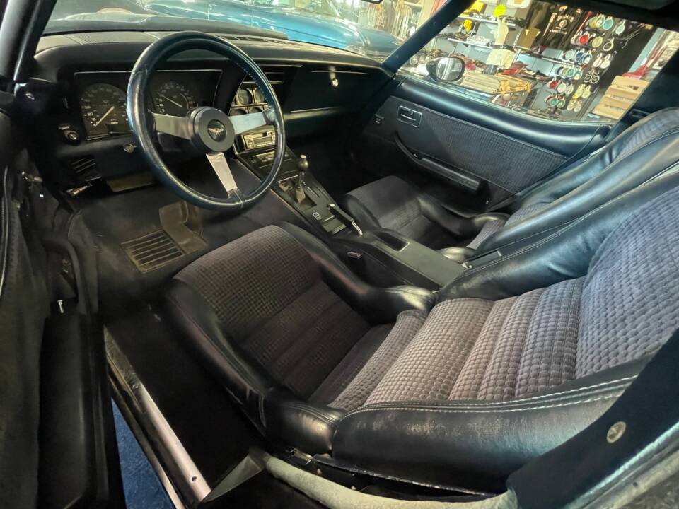Image 4/6 of Chevrolet Corvette Sting Ray (1979)