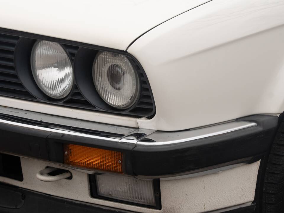 Image 9/50 of BMW 320i (1987)