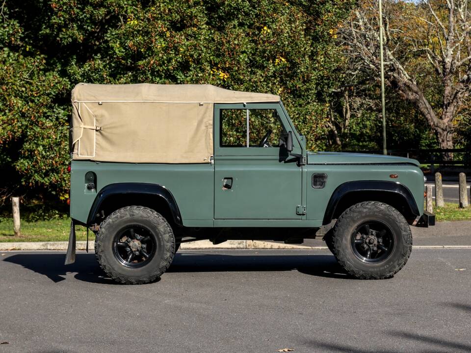 Image 2/21 de Land Rover Defender 90 Td5 (1999)