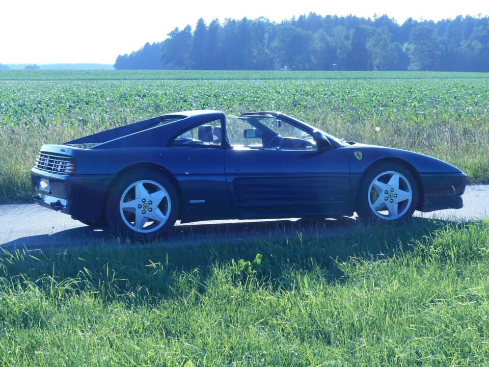 Immagine 6/37 di Ferrari 348 GTS (1994)