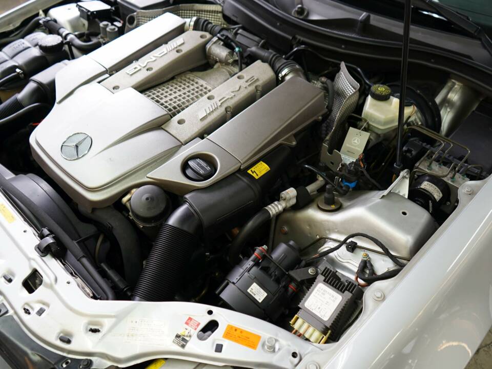 Immagine 31/50 di Mercedes-Benz SLK 32 AMG (2002)