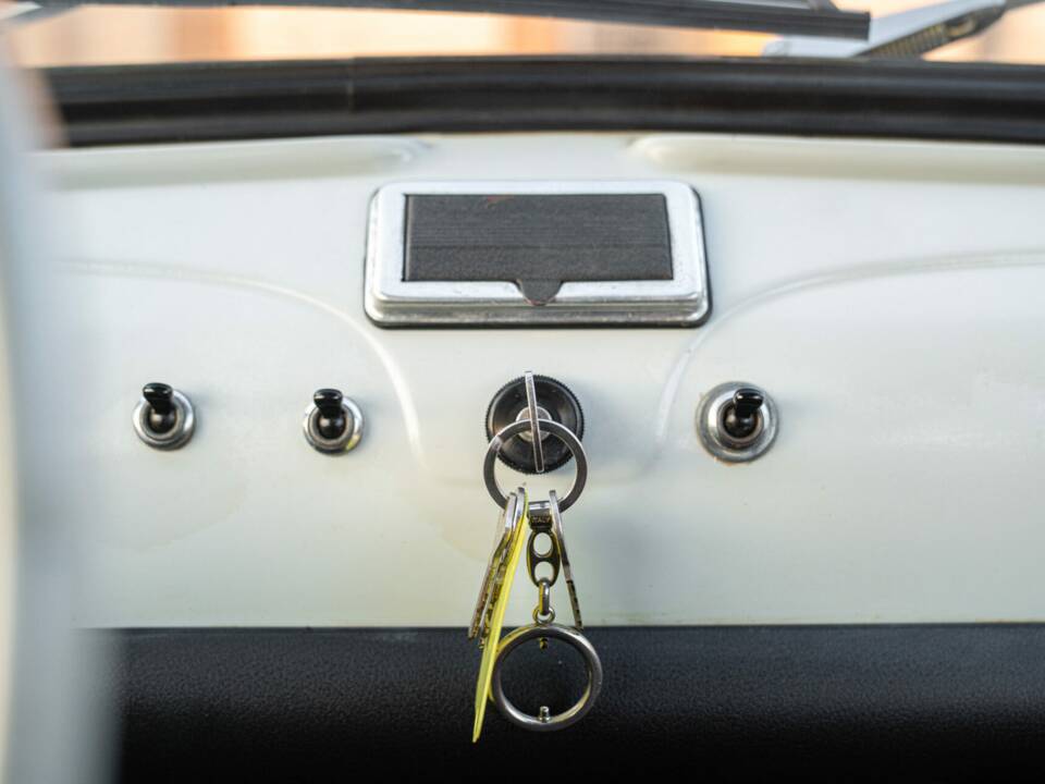 Image 37/50 of FIAT 500 F (1970)