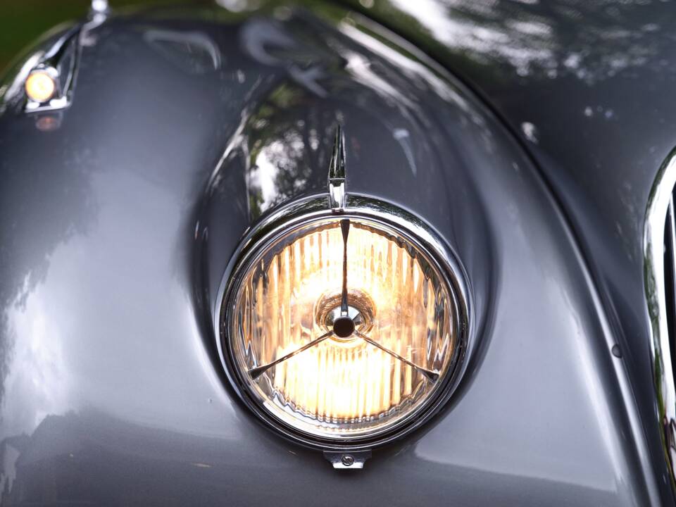 Image 20/33 of Jaguar XK 120 OTS (1951)