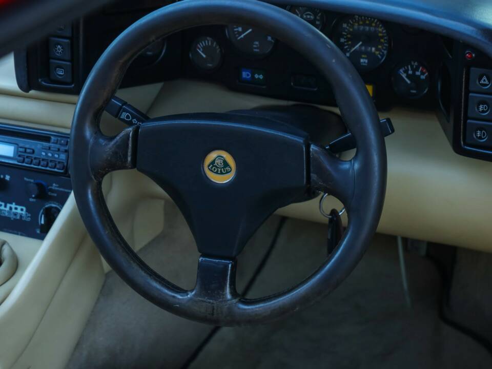 Obraz 28/50 pojazdu Lotus Esprit SE (1992)