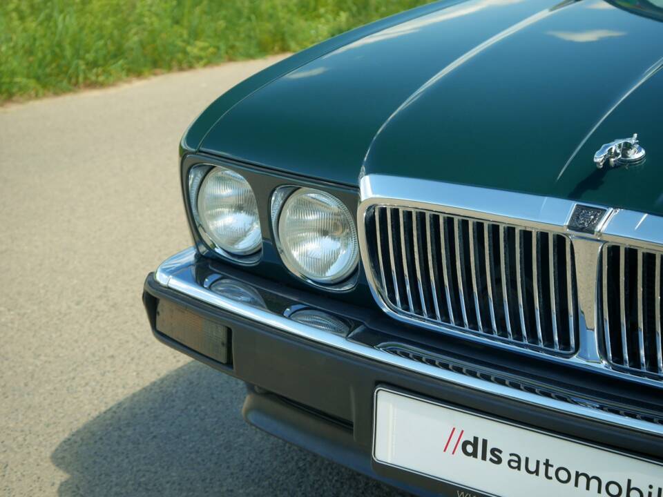 Image 7/33 of Jaguar Sovereign 3.6 (1988)