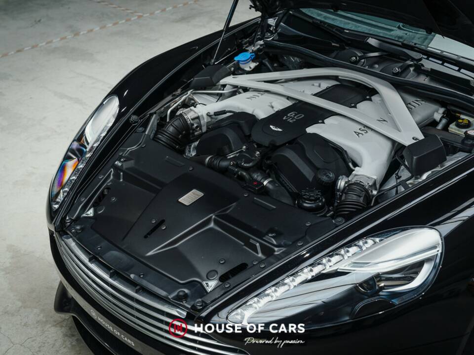 Imagen 12/22 de Aston Martin Vanquish (2017)