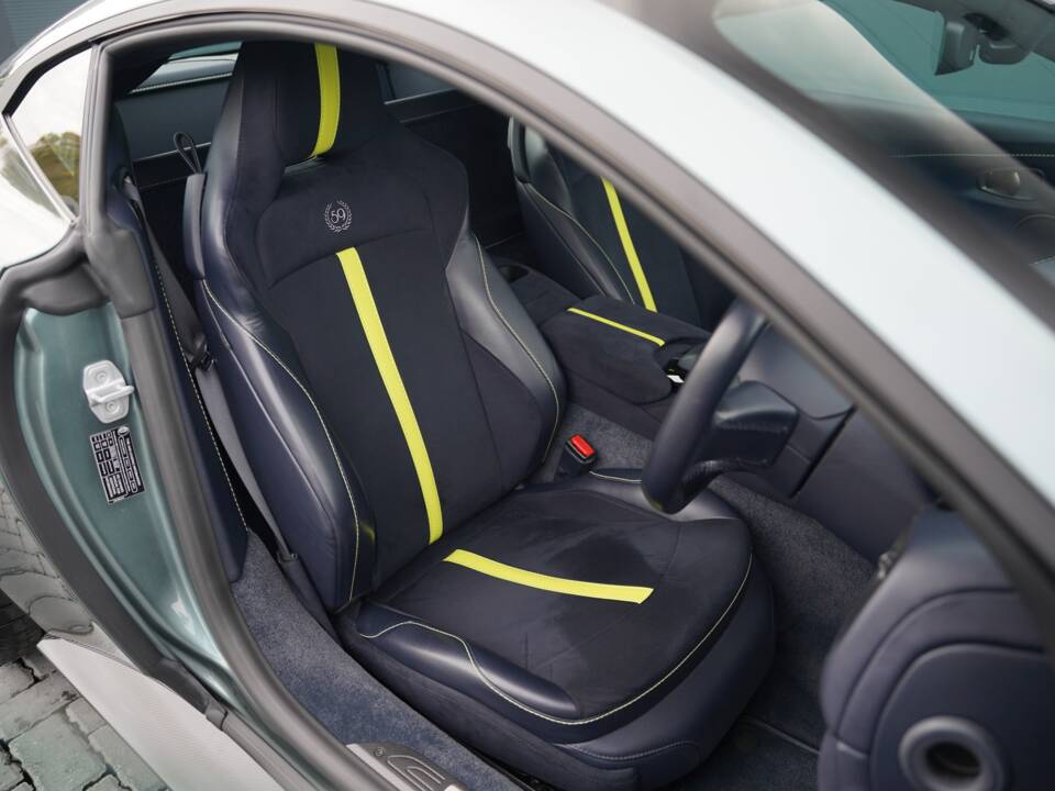 Bild 13/50 von Aston Martin V8 Vantage AMR (2020)
