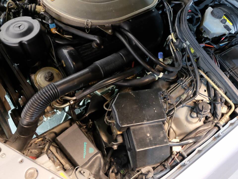 Image 27/34 of Mercedes-Benz 500 SEC (1991)